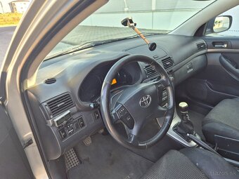 Predám Toyota avensis Combi Faclieft 2.2D D4 110kw r.v.2007 - 8