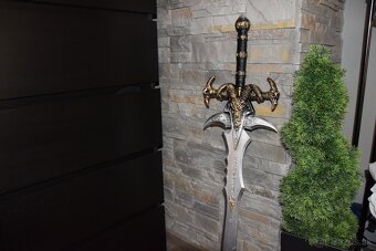 World of Warcraft Frostmourne - 8