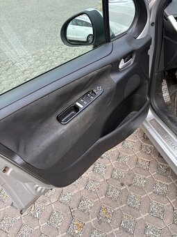 Peugeot 207 - 8