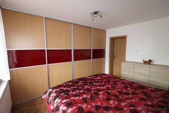 Na predaj ponúkame priestranný 4 - izbový dom v D.Trhovišti - 8