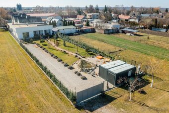 Domov v oáze pokoja s udržiavaným pozemkom 4348 m2 v MA - 8