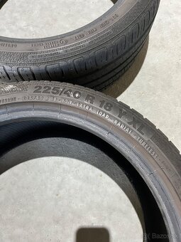 Gumy 225/40 R18 - 8