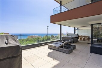 Úžasný priestranný apartmán s krásnou terasou vo Fuengirole - 8