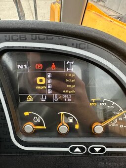 Teleskopický nakladač JCB 531-70 - 8