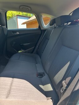 Opel Astra 2010 - 8