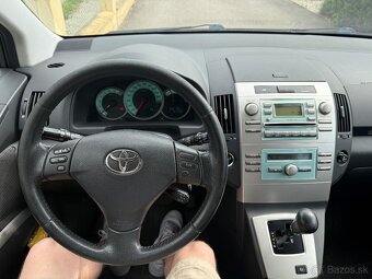 Toyota corolla Verso 1,8l benzín - 8