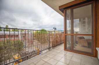 1i byt-BA /Ružinov, 59,70 + 7,8 m2 lóggia + 2,8 m2 pivnica - 8