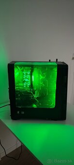 PC: AMD Ryzen 7 3700X, GTX 1650, 32GB RAM, SSD - 8