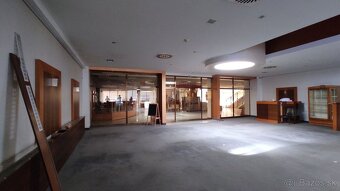 Kongresová sála, lobby, kuchyňa, jedáleň a príslušenstvo, ex - 8