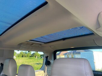 Land Rover Discovery 4 - 8