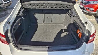 Škoda Superb 1.6 TDI Ambition DSG led-xenon - 8