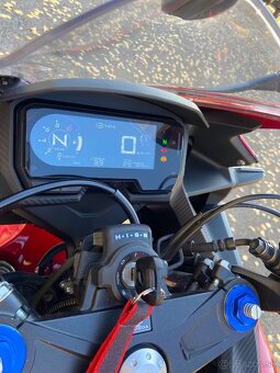 Honda CBR500R - 8