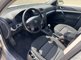 Škoda Octavia Combi 2,0TDi - 8