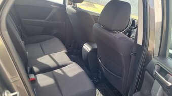 Mazda 3 1.6 benzín - 8