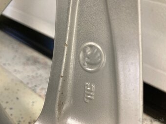 Zimná sada org ŠKODA 5x112 7J ET45 225/50 R18 - 8