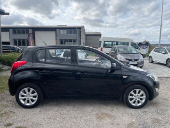 Hyundai i20  66400 km - 8