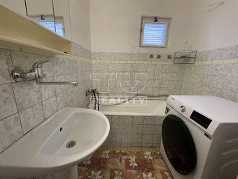 Na predaj viacgeneračný rodinný dom v Sľažanoch so 14... - 8