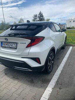 Toyota CH-R 2.0 Hybrid 2021 - 8