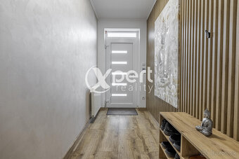 REZERVOVANÉ. MODERNÝ DIZAJN A VEĽKOLEPÝ PRIESTOR - 8