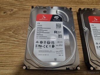3x Seagate Ironwolf NAS 4TB 3.5" harddisk HDD - cena spolu - 8
