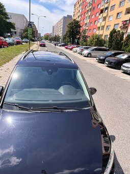 Volkswagen Touran 2.0 TDI Highline - 8