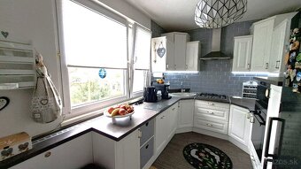 Zaujímavý 3.izbový byt s loggiou, 75m2,kompet. rekonštrukci - 8