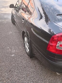 PREDÁM ŠKODA OCTAVIA 2 TOUR1,6 BENZIN r2011 KÚP. NA SLOV . - 8