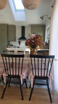 Štýlové čierne drevené jedálenské stoličky RIANO - 8