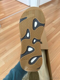 Yeezy Boost 700 V2 Tephra EU 45 1/3 - 8