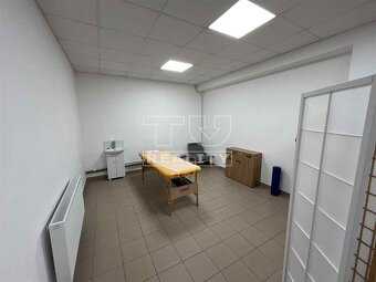 PRENÁJOM KOMERČNÝCH PRIESTOROV (30 m2) V BÁNOVCIACH NAD... - 8