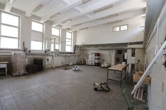 Bývalá MINI pekáreň - polyfunkčná budova na predaj - 8