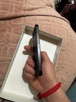 Predám Iphone Apple 16e -128MG -čierny ( ako nový) - 8