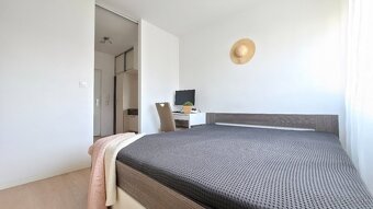 2 IZB BYT S PARKOVANÍM, PIVNICOU A BALKÓNOM - RUŽINOVSKÁ - 8