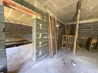Exkluzívne na predaj 4-apartmánový dom s pozemkom 2400 m2, T - 8