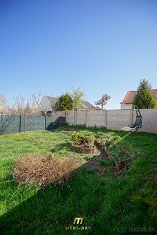 Na predaj 4 izbový podkrovný dom, veľká terasa, garáž, Rajka - 8