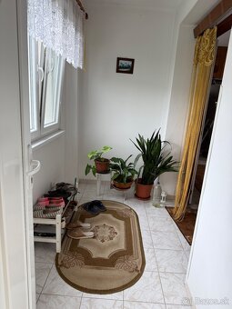 Predám rodinný dom s krásnou záhradou - 8