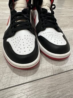 Air Jordan 1 Mid Gym Red Black White - 8