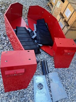 PREDAM ZADNE BLATNIKY TRAKTOR ZETOR - 8