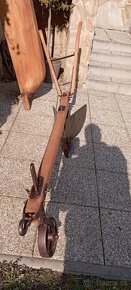 Starý drevený pluh - 8