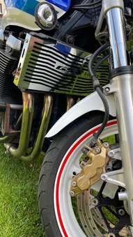 Suzuki gsx 1400 - 8