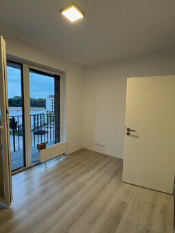 Krásny slnečný 3-izbový byt v novostavbe - 8