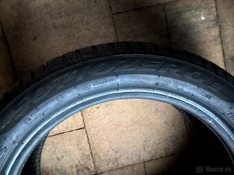 2 ks  ZIMNÉ 245/45 R18 100V PIRELLI - dezén cca 8 mm - 8