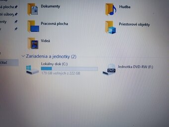 predám notebook Toshiba ,8gb ram , 240gb ssd , HDMI - 8