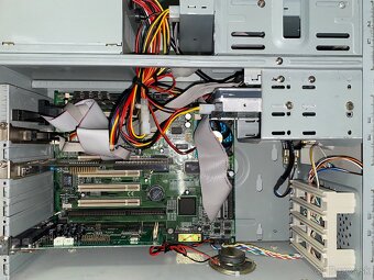 Retro PC AT - Pentium MMX, kompletna zostava s CRT - 8