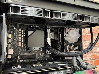 Ryzen 7 7800X3D\32GB\RTX 3080Ti\SSD\1000W Zdroj - 8