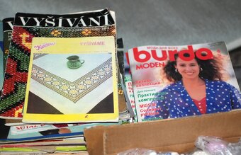 Bavlnky na vyšívanie a háčkovanie + časopisy - 8
