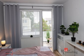 Predaj veľkého 2izb bytu s predzáhradkou - Galanta - 8