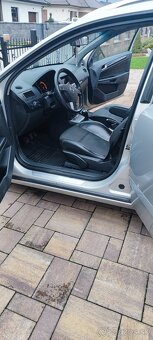 Opel Astra SW 2005 - 8