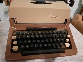 Pisaci stroj Consul, model 1504 - 8