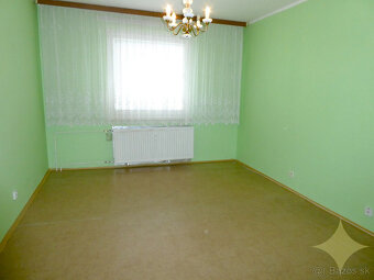 Na predaj mimoriadne zachovalý 2 izbový byt s loggiou v Luče - 8